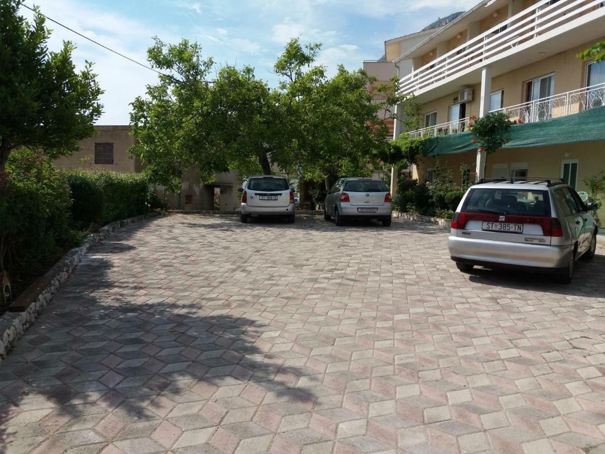 Apartments Boris Omiš Exteriör bild